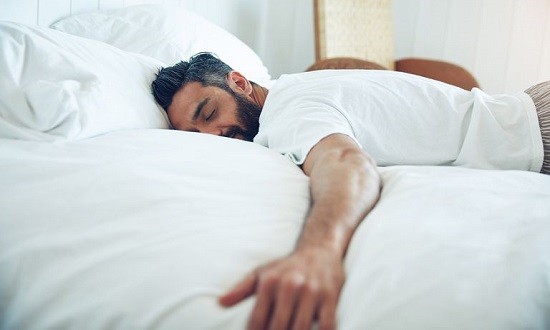 Από τι κινδυνεύουμε αν δεν κοιμόμαστε τουλάχιστον 7 ώρες τη μέρα;