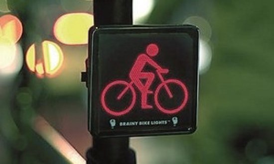 Το φως που σώζει τους ποδηλάτες