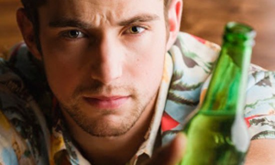 Γιατί οι άντρες προτιμούν τη μπύρα; Υπάρχει επιστημονική εξήγηση!
