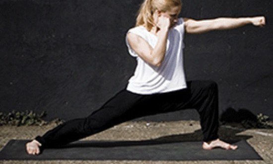 Boxing Yoga : Η σούπερ προπόνηση για δυναμικά και ανέμελα κορίτσια !
