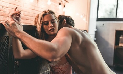 Πως θα κρατήσετε το σεξουαλικό πάθος ζωντανό στις μακροχρόνιες σχέσεις
