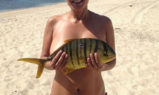 Το #FishBra είναι η νέα μόδα που θέλει τις γυναίκες να «φοράνε» ψάρια!
