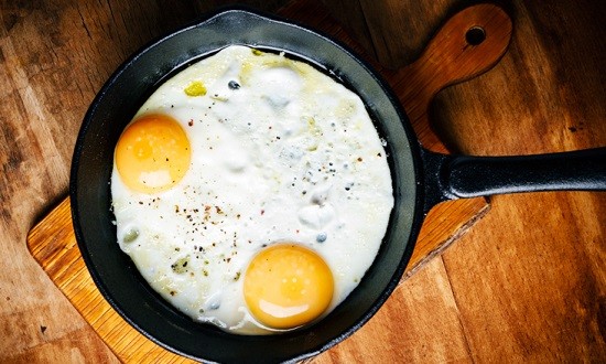 Τι θα σου συμβεί αν τρως καθημερινά τρία αυγά