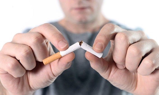 Ο εύκολος και φυσικός τρόπος για να κόψεις το κάπνισμα