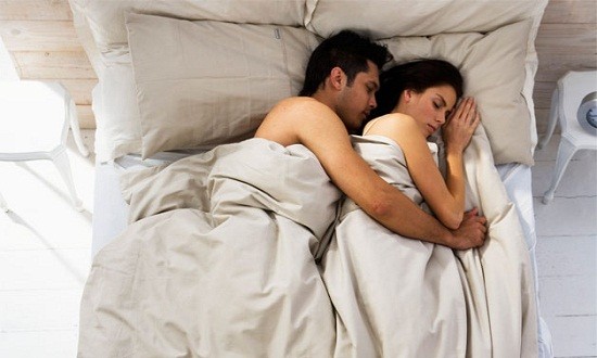 Γιατί το σεξ βοηθάει στο να κάνεις πολύ καλύτερο ύπνο