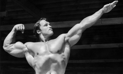 Η αγαπημένη άσκηση του Arnold Schwarzenegger για στήθος, πλάτη και κοιλιακούς