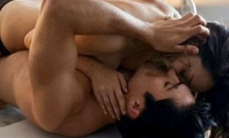 Προφυλακτικό με δόνηση απογειώνει την απόλαυση στο σεξ (βίντεο)