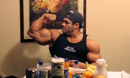 Τι πρέπει να τρώει ανά γεύμα ένας bodybuilder;