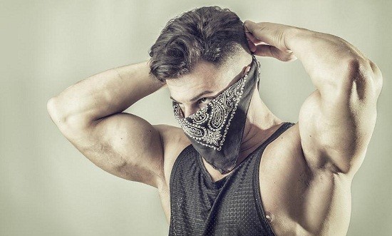 Έρευνα έδειξε πως οι γυναίκες βρίσκουν πιο σέξι τους άντρες που φορούν μάσκα