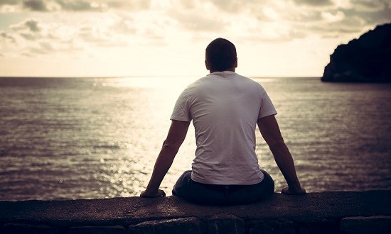 Πώς η μοναξιά βλάπτει την υγεία μας