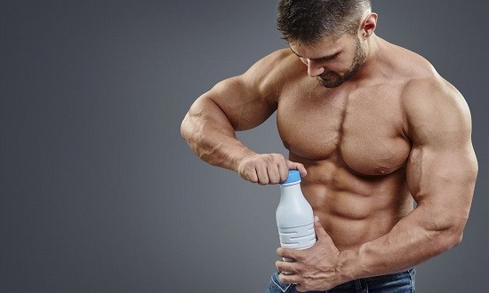 Θα αγοράζατε βρεφικό γάλα για να «χτίσετε» μυς;