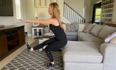 Η γυμναστική του καναπέ: 4 ασκήσεις που μπορείτε να κάνετε στο σαλόνι σας
