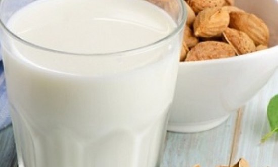 Γάλα αμυγδάλου για πρωτεΐνες και υδατάνθρακες