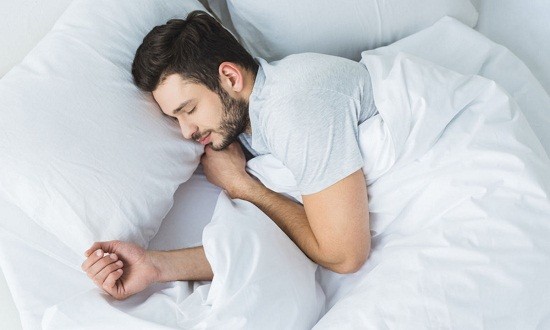 Τι συμβαίνει στο σώμα σου όταν δεν κοιμάσαι